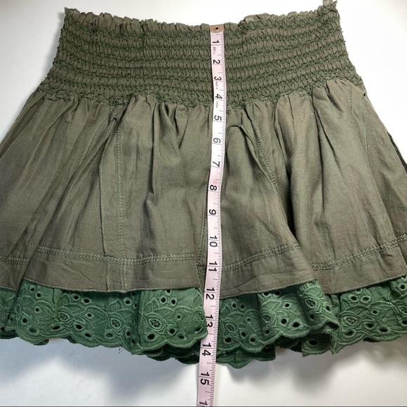 Olive green circle mini skirt with eyelet trim size S - Picture 8 of 9